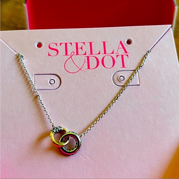 Stella and Dot New In box Delicate Interlock Pendant - Picture 1 of 2